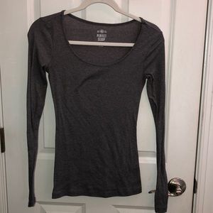 American Eagle perfect scoop long sleeve